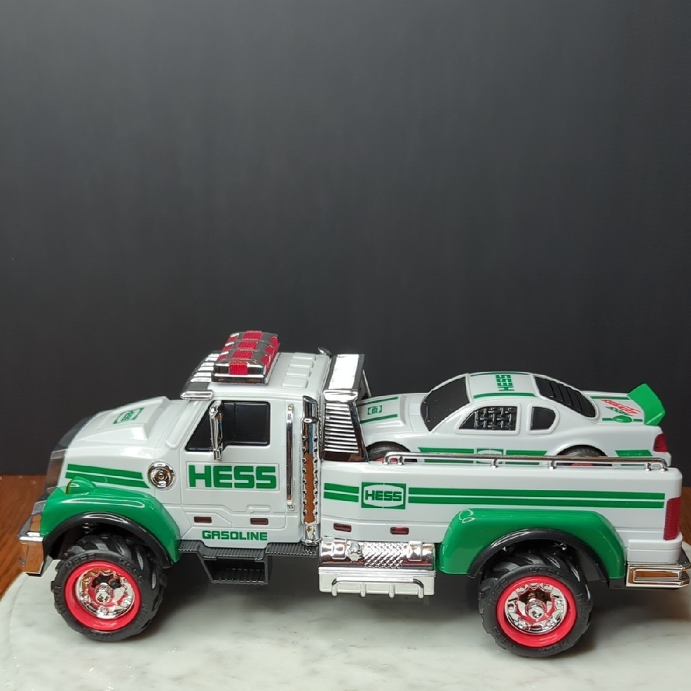 2011 Hess Toy Truck and Race Car Set - Green and White, NEW